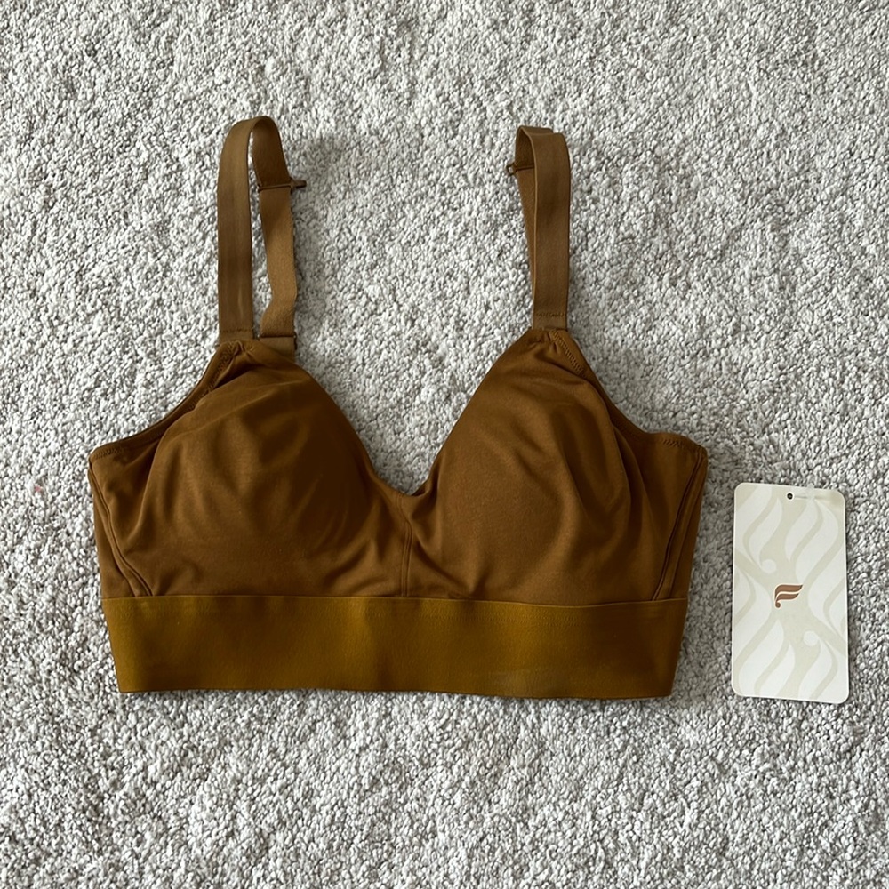 Fabletics maternity nursing sports bra